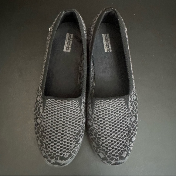 Skechers Women's On The Go Dreamy Black Gray Knit Slip On Shoes Size 9.5 - Picture 6 of 9